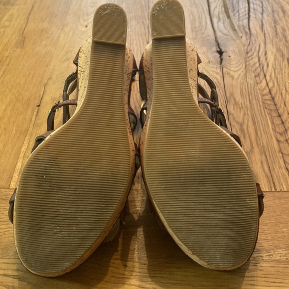 Guess Wedge Heel Size 7.5 - Picture 5 of 5